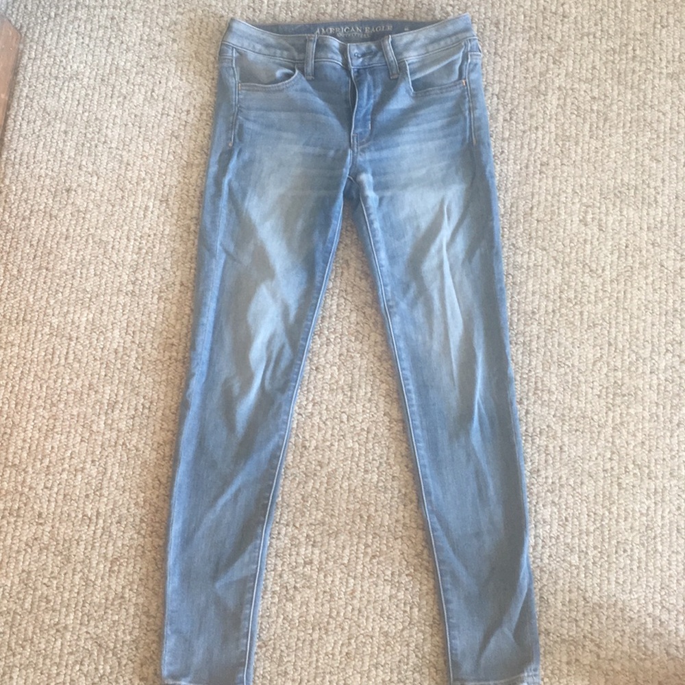 American Eagle light wash super stretch jeans